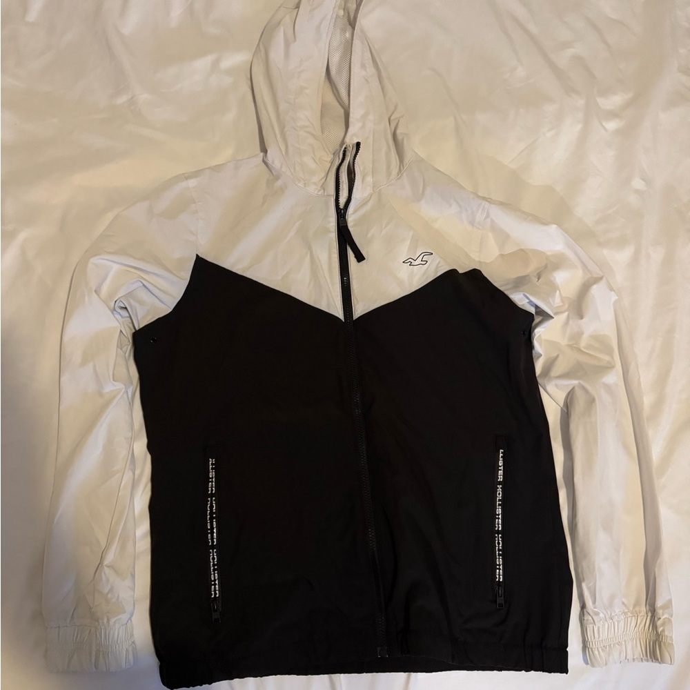 Hollister size L, black and white windbreaker
